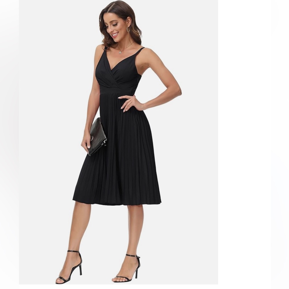 Fame and Partners Dress- black midi pleat nwt